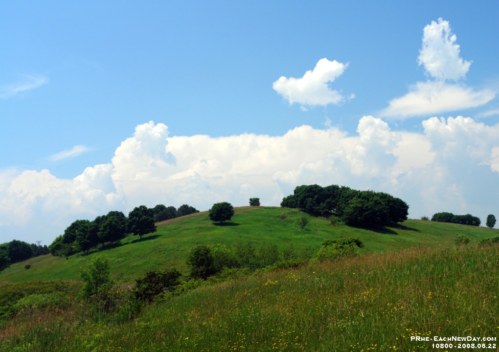 10800CrLeSh - Along the Waterfront Trail with Beth - Andrew
